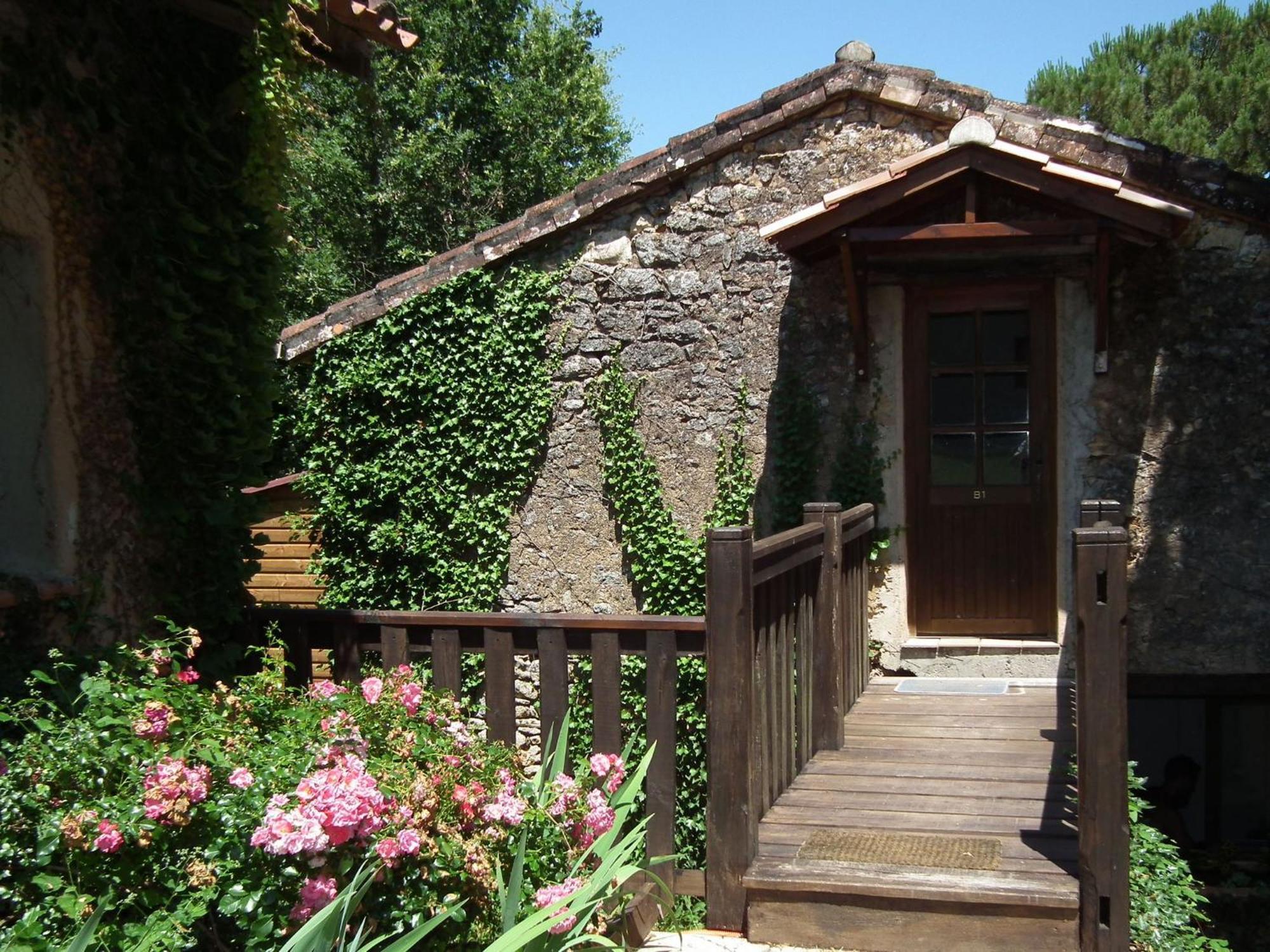 Domaine De Gavaudun Vila Exterior foto